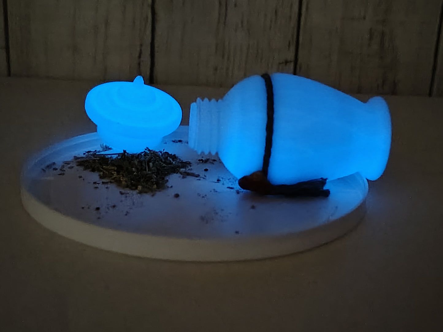 Victorian Urn Catnip Shaker - Ghostly Glow