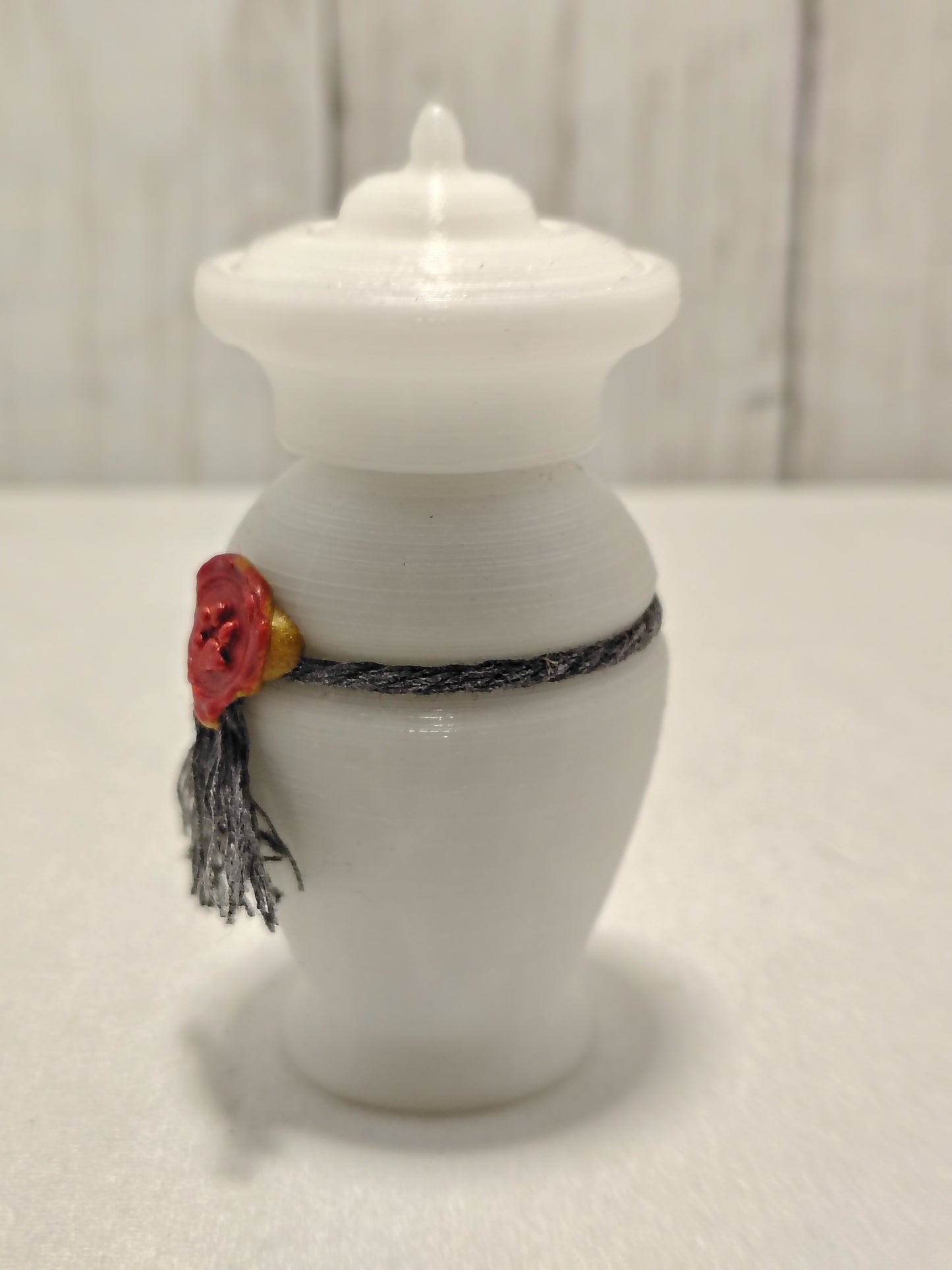 Victorian Urn Catnip Shaker - Ghostly Glow